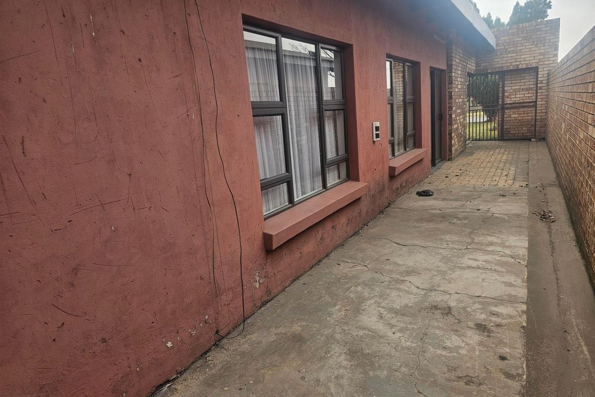 House For Sale in Eastdene, Middelburg - Photo 4