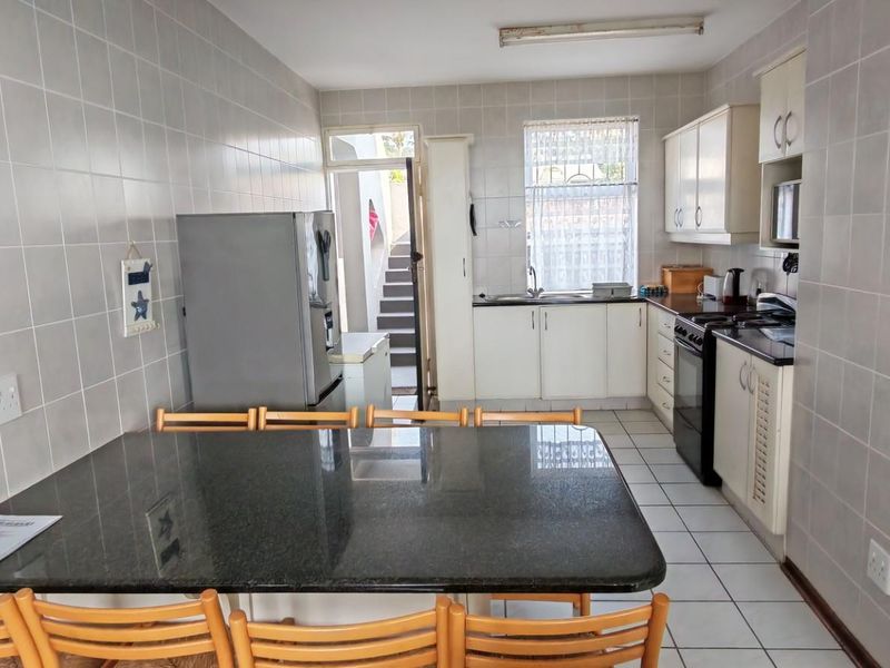 Apartment For Sale in Uvongo, Margate, KZN - Photo 4