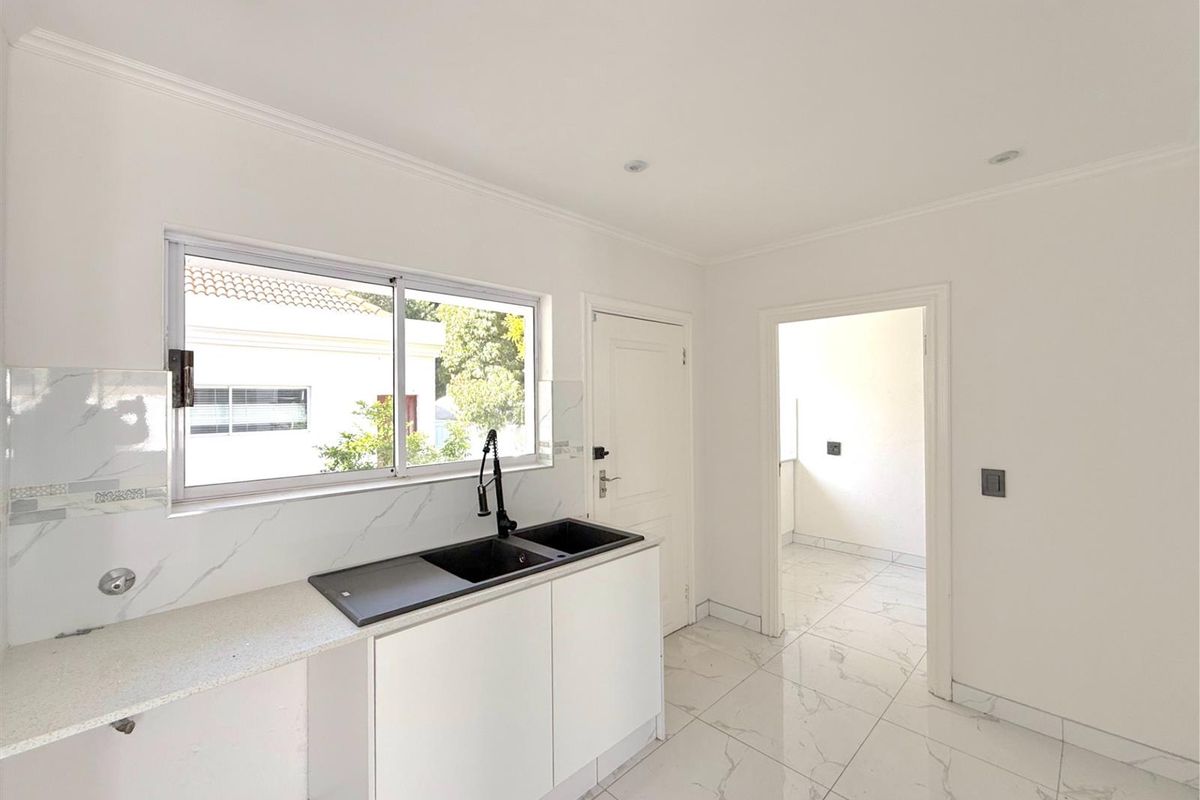 Modern Elegance in a Prestigious Secure Estate - Photo 5