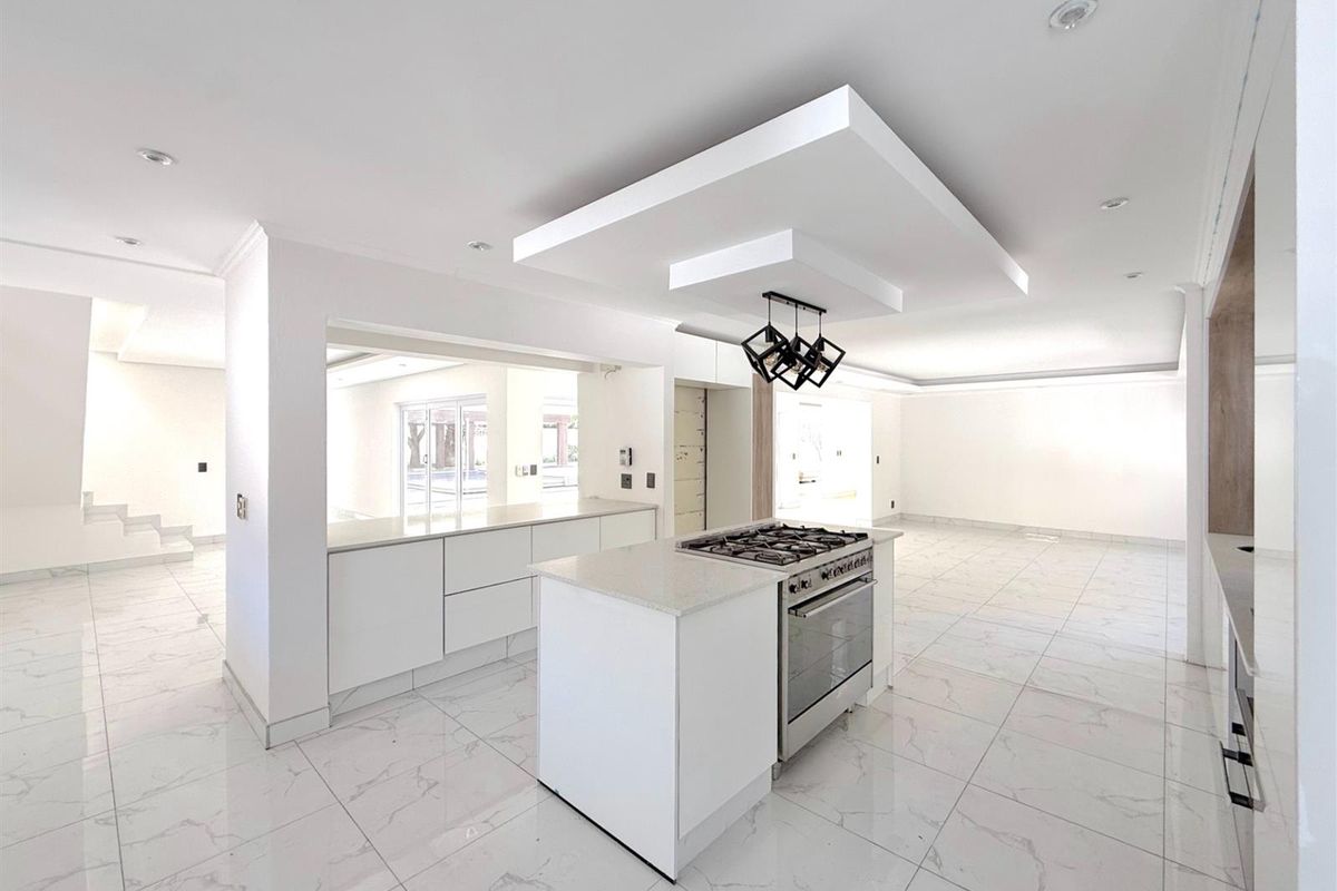 Modern Elegance in a Prestigious Secure Estate - Photo 4