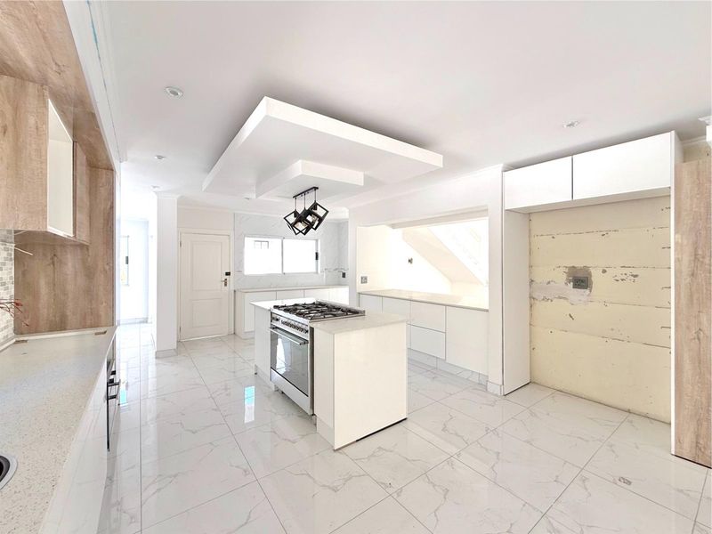 Modern Elegance in a Prestigious Secure Estate - Photo 3