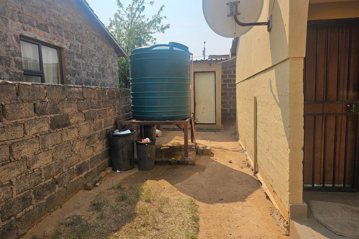 House For Sale in Klarinet, Witbank - Photo 5