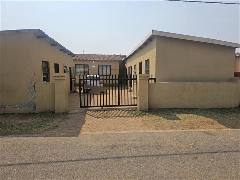House For Sale in Klarinet, Witbank - Photo 2