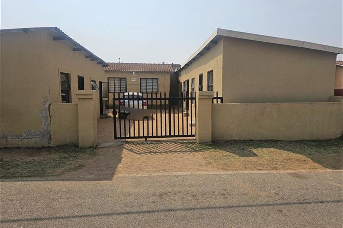 House For Sale in Klarinet, Witbank - Photo 2