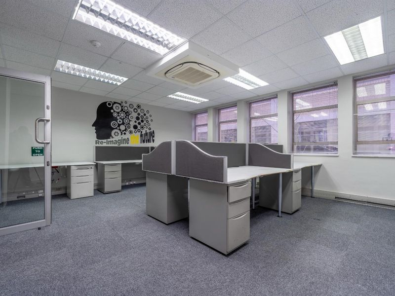 Office Space to Rent | First Floor | 949m2 (Divisible) - Photo 10