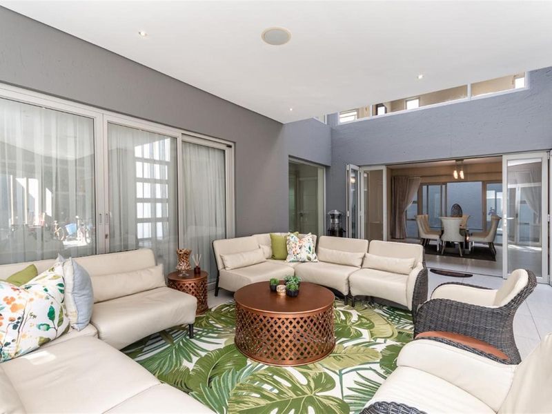 Luxurious Lock Up And Go Cluster Living At It's Very Best - Photo 7