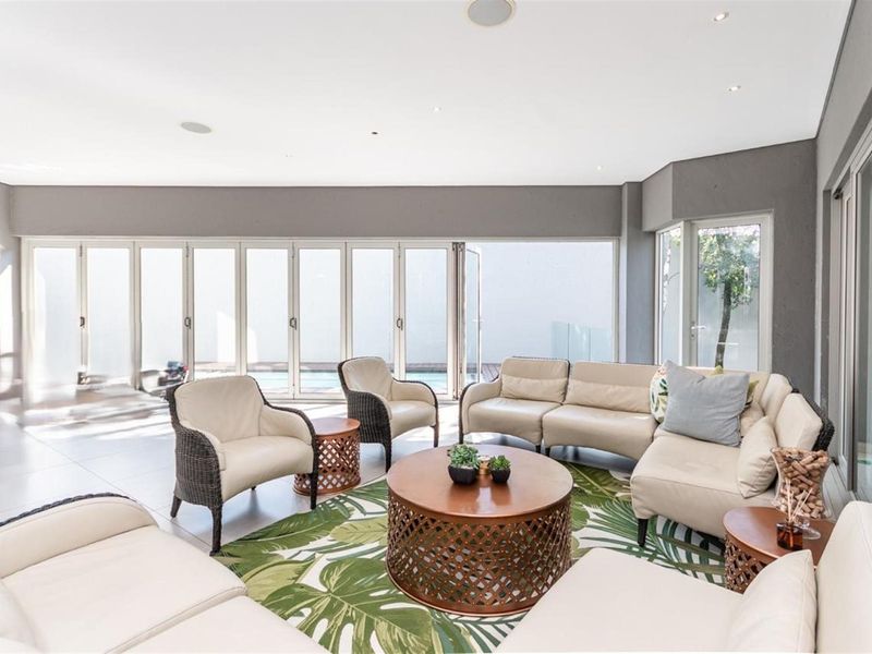 Luxurious Lock Up And Go Cluster Living At It's Very Best - Photo 5