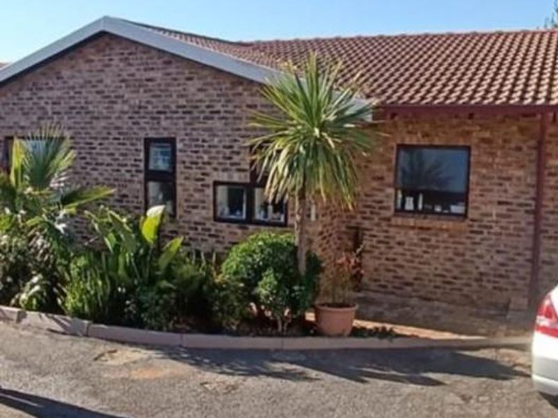Complex To Rent in Noordheuwel, Krugersdorp - Photo 1