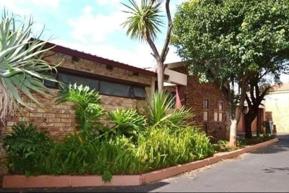 Complex To Rent in Noordheuwel, Krugersdorp - Photo 2