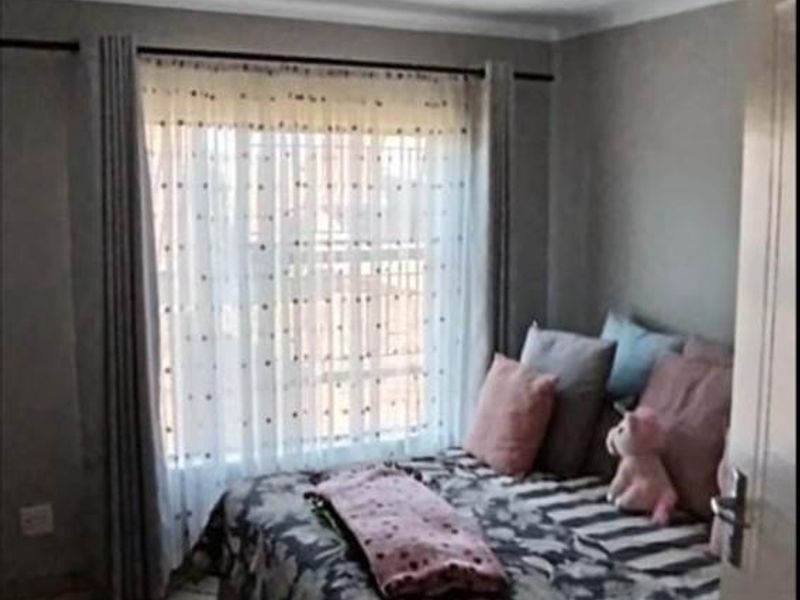 Complex To Rent in Noordheuwel, Krugersdorp - Photo 8