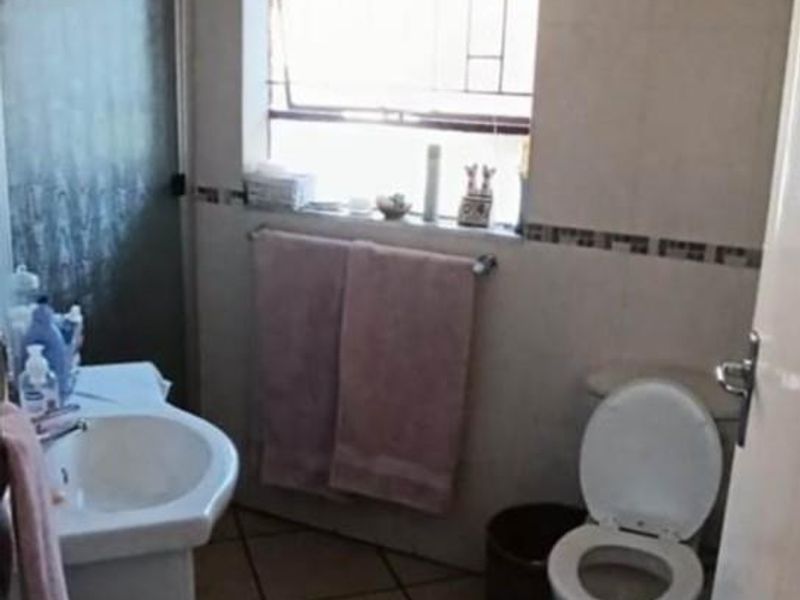 Complex To Rent in Noordheuwel, Krugersdorp - Photo 7