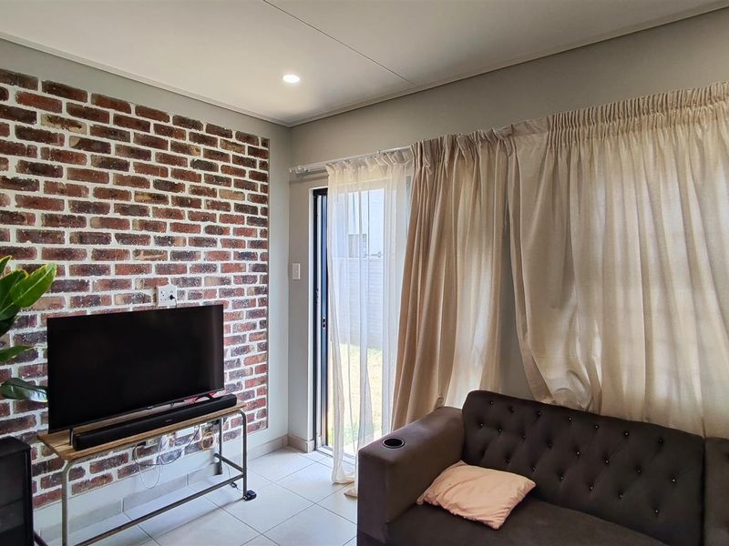 House For Sale in Albertsdal, Alberton - Photo 2