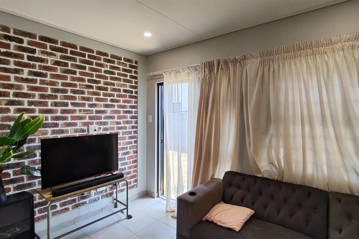 House For Sale in Albertsdal, Alberton - Photo 2