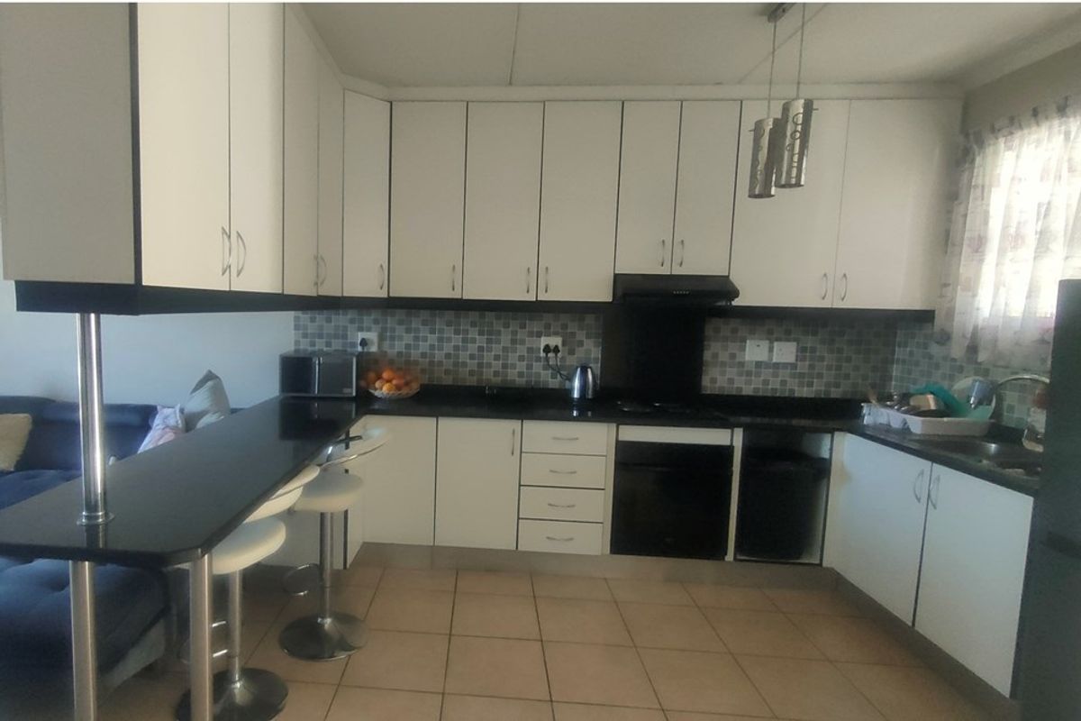 2 Bedroom Townhouse in Effingham - Photo 2