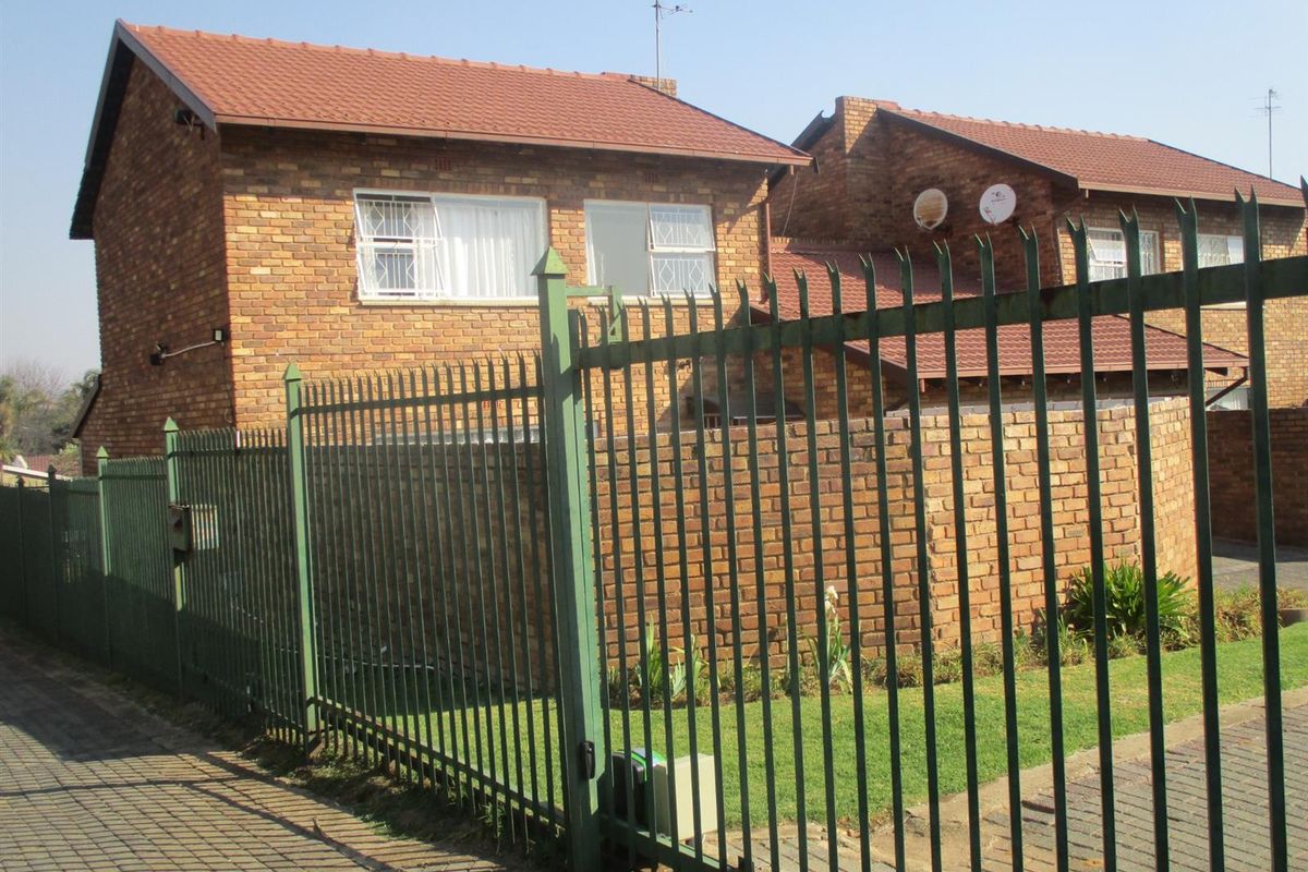 Duplex For Sale in Birchleigh, Kempton Park/ PRICE REDUCED AGAIN - Photo 2