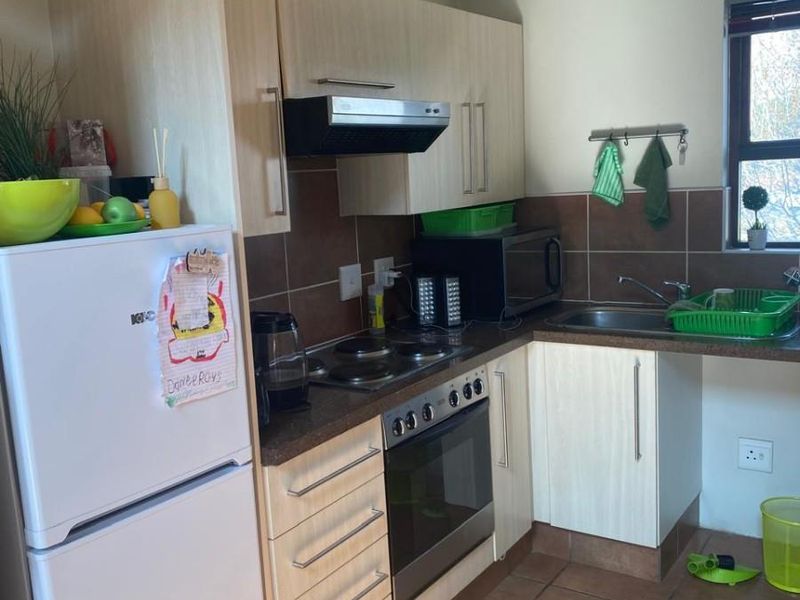 Townhouse For Sale in Broadacres, Sandton - Photo 2