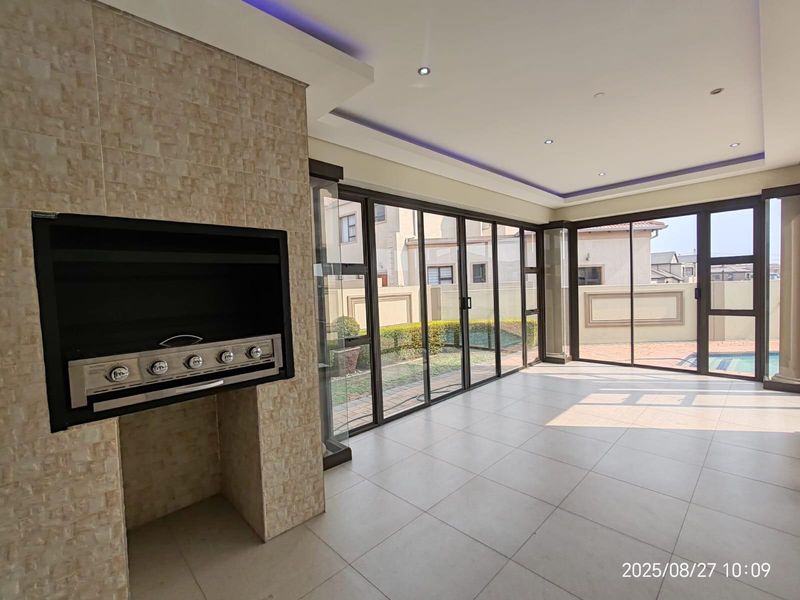  Brand New Luxury Home For Sale – Blue Valley Golf Estate - Photo 10