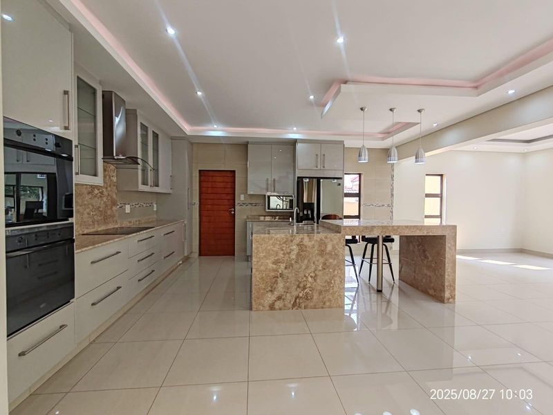  Brand New Luxury Home For Sale – Blue Valley Golf Estate - Photo 3