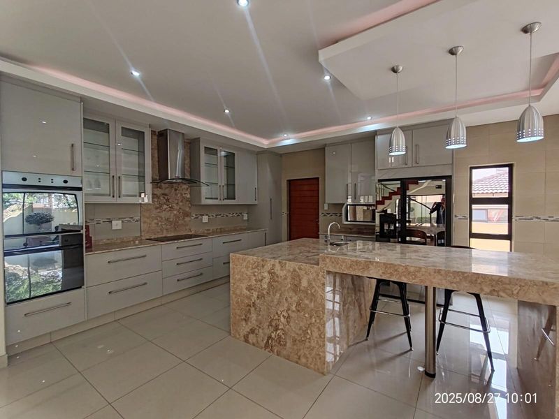  Brand New Luxury Home For Sale – Blue Valley Golf Estate - Photo 2