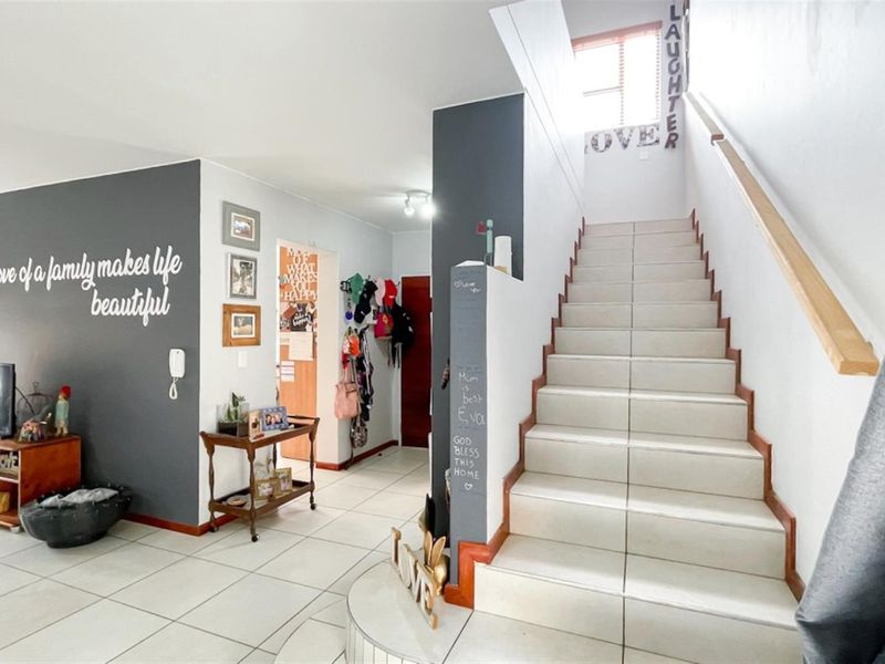 Neat cluster in Edenvale- Small complex - Photo 9