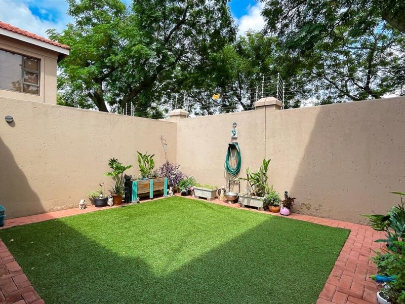 Neat cluster in Edenvale- Small complex - Photo 4