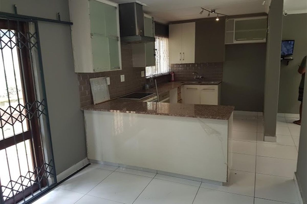 PRICE DRASTICALLY REDUCED - YOUR FUTURE HOME-SWEET-HOME ! - Photo 4