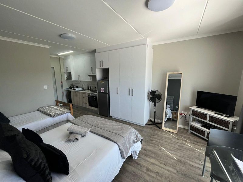 Self-Catering Studio Apartment in Haasendal, Kuils River - Photo 3