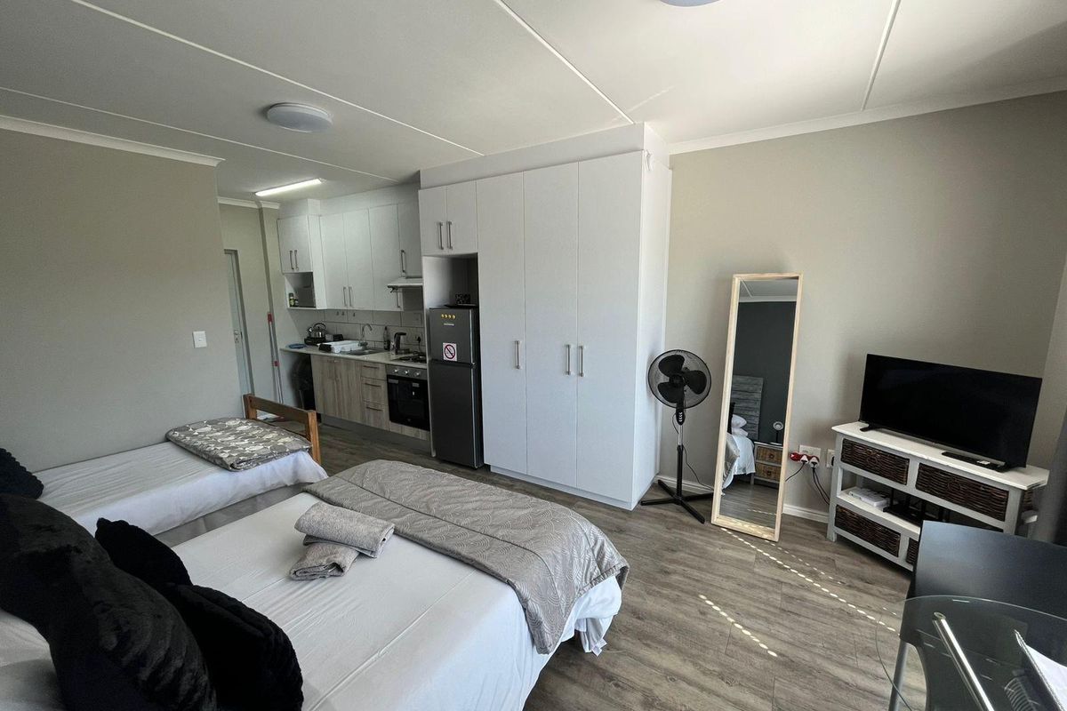 Self-Catering Studio Apartment in Haasendal, Kuils River - Photo 3
