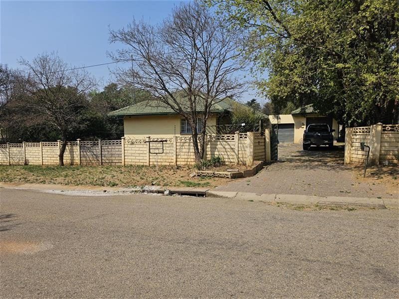 House For Sale in Duvha Park, Witbank - Photo 4