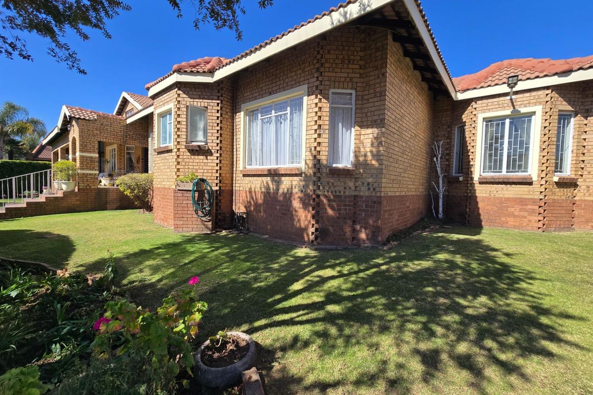 Secure Estate Living Meets Modern Comfort - Your Dream Home Awaits! - Photo 2