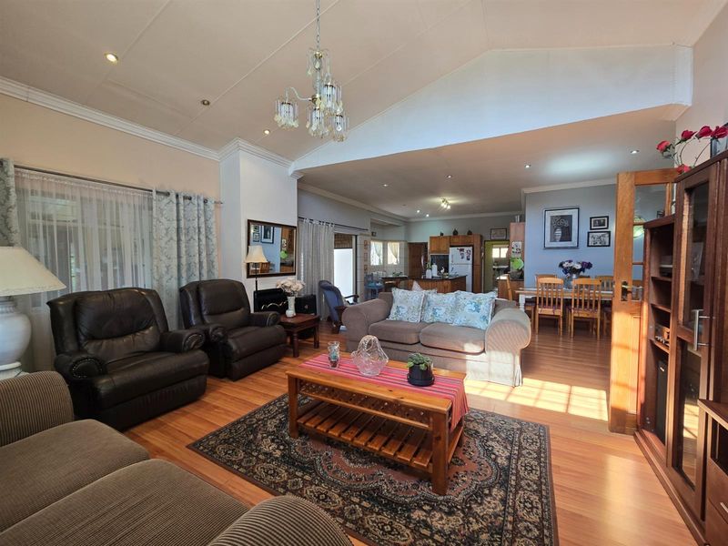 Secure Estate Living Meets Modern Comfort - Your Dream Home Awaits! - Photo 7