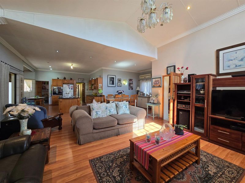 Secure Estate Living Meets Modern Comfort - Your Dream Home Awaits! - Photo 8