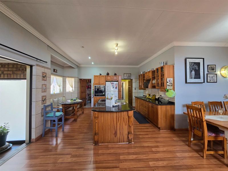 Secure Estate Living Meets Modern Comfort - Your Dream Home Awaits! - Photo 10