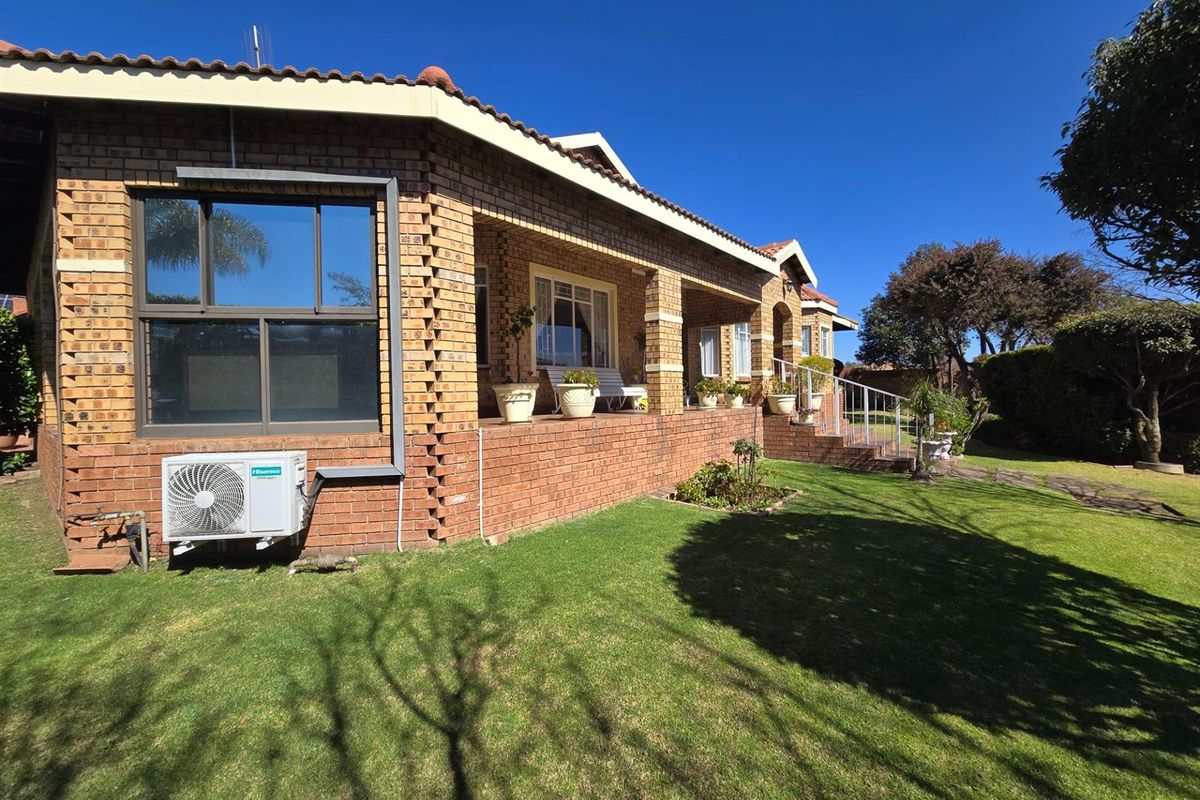 Secure Estate Living Meets Modern Comfort - Your Dream Home Awaits! - Photo 3