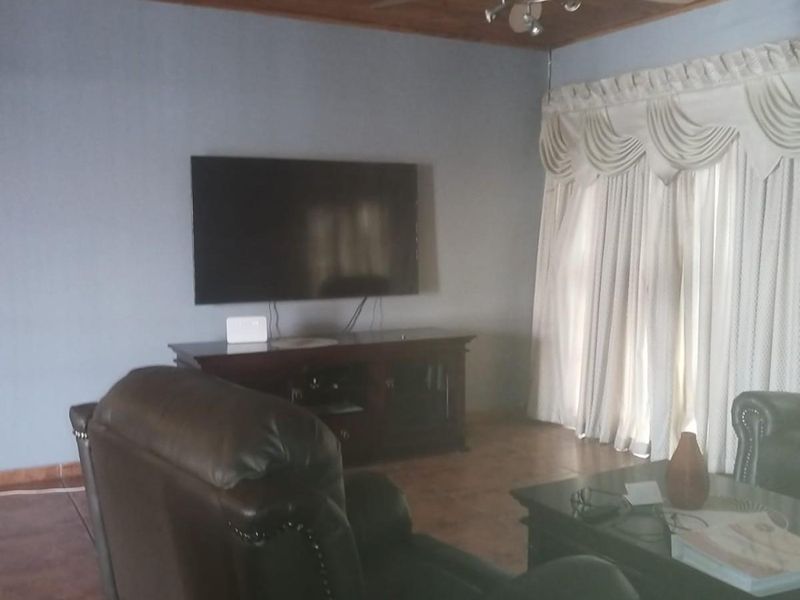 House For Sale in Reyno Ridge, Witbank - Photo 10