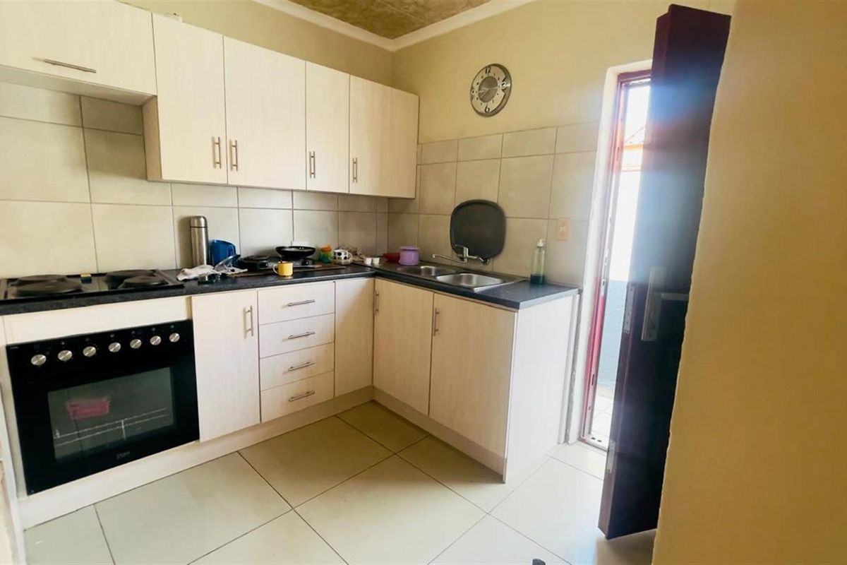 House For Sale in Danville, Pretoria - Photo 4