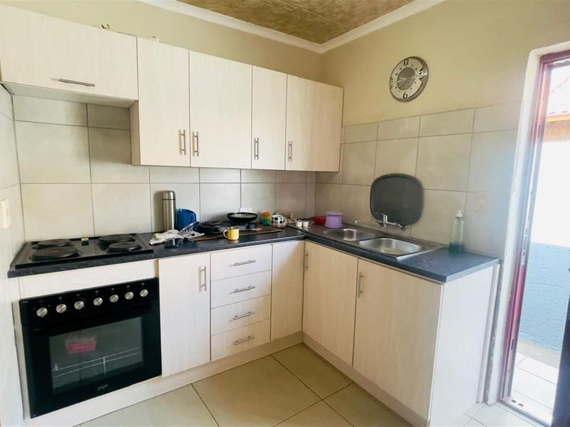 House For Sale in Danville, Pretoria - Photo 5