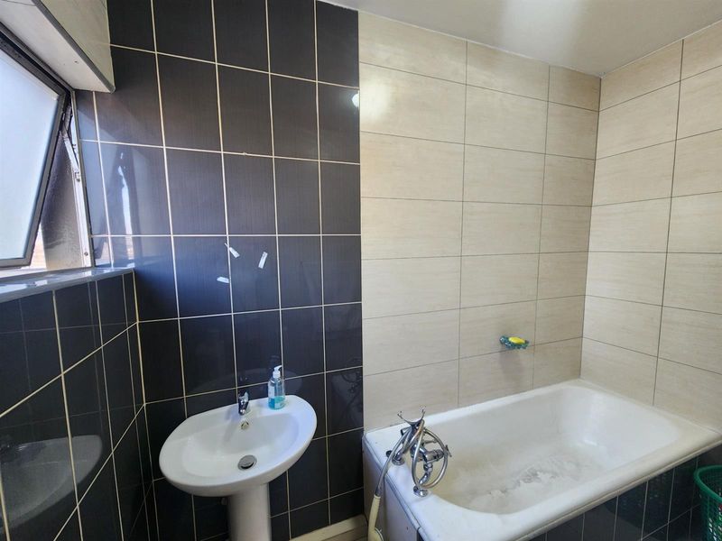 Apartment For Sale in South Beach, Durban, KwaZulu Natal - Photo 6