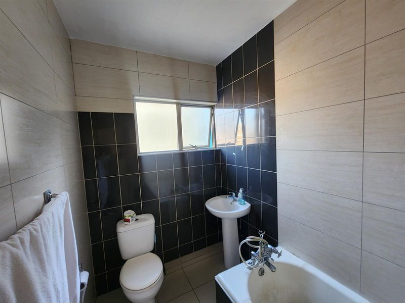 Apartment For Sale in South Beach, Durban, KwaZulu Natal - Photo 5