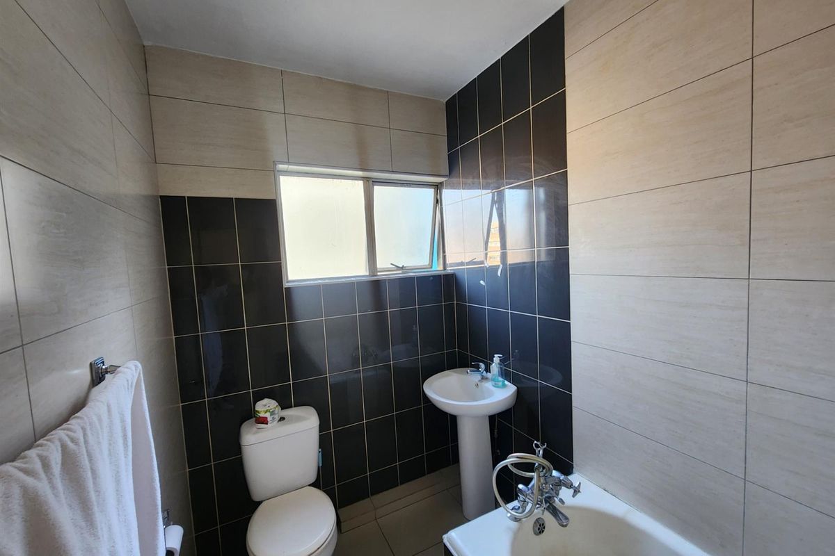 Apartment For Sale in South Beach, Durban, KwaZulu Natal - Photo 5