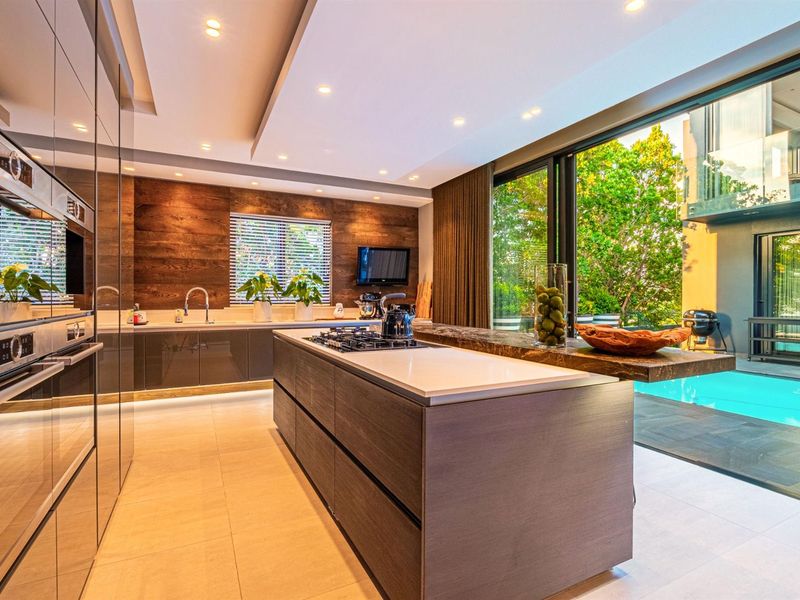 BOUTIQUE HOTEL STYLE HOME - READY TO MOVE IN - Photo 9