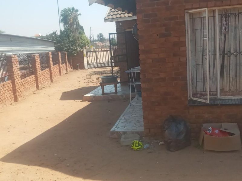 House available in Seshego zone 8 Seshego , Polokwane - Photo 9