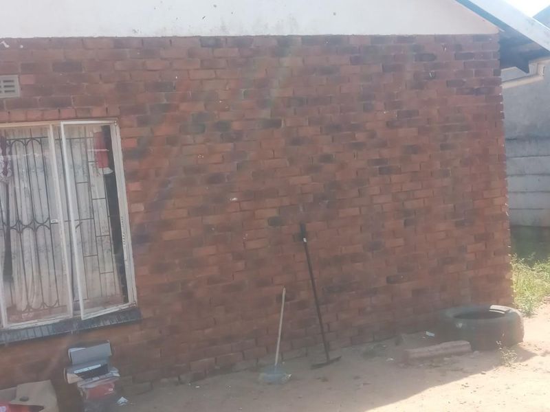 House available in Seshego zone 8 Seshego , Polokwane - Photo 8