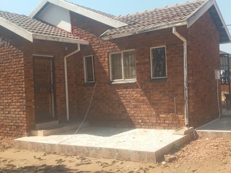 House available in Seshego zone 8 Seshego , Polokwane - Photo 10
