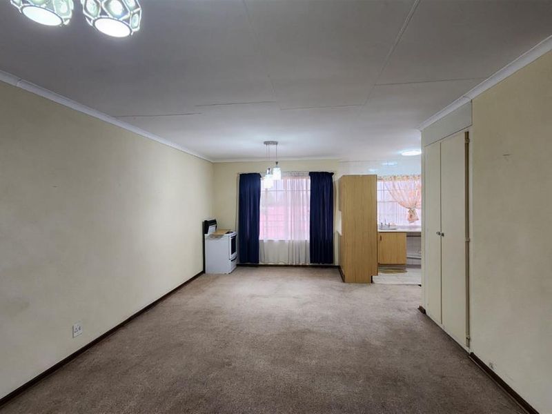 Comfortable and Secure 1-Bedroom Unit in Gold Reef Retirement Village - Photo 9
