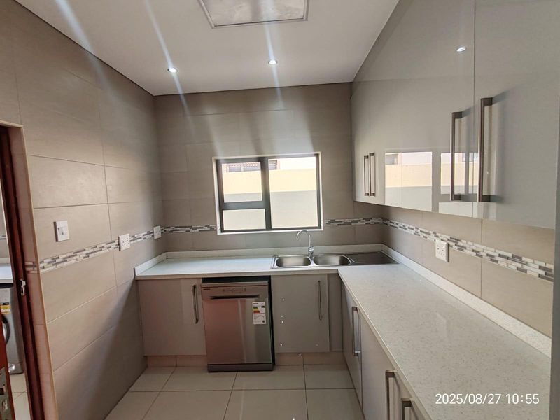 House For Sale in Blue Valley Golf Estate, Centurion - Photo 7