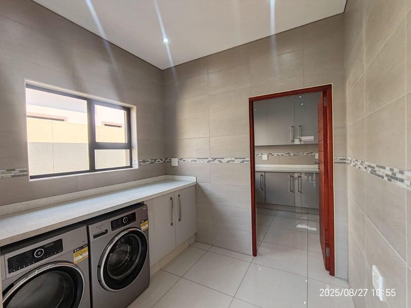 House For Sale in Blue Valley Golf Estate, Centurion - Photo 6