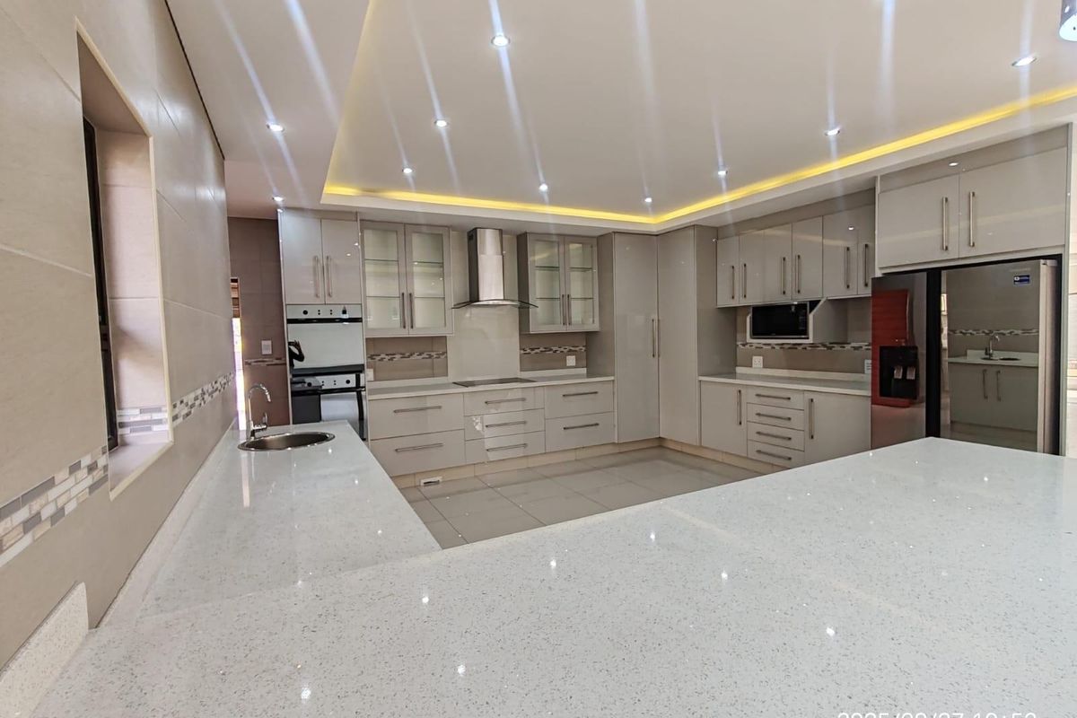 House For Sale in Blue Valley Golf Estate, Centurion - Photo 4