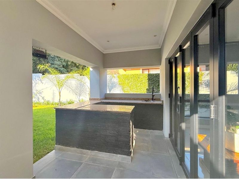 Luxurious 5-Bedroom Haven in an Exclusive Secure Estate - Photo 10