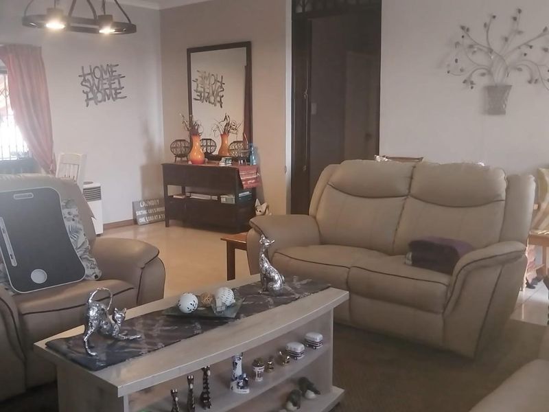 House For Sale in Model Park, Witbank - Photo 6